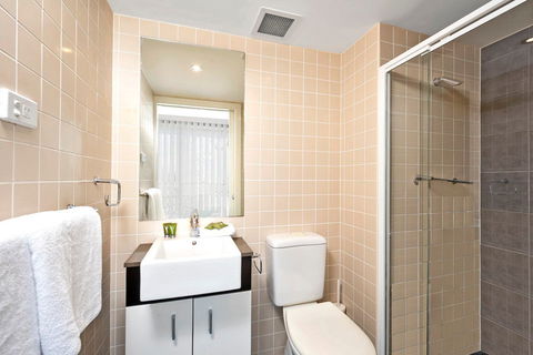 Astra Apartments Parramatta - E Caravan Parks 5