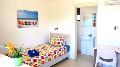 Vitrinite Village Of Middlemount - E Caravan Parks 5