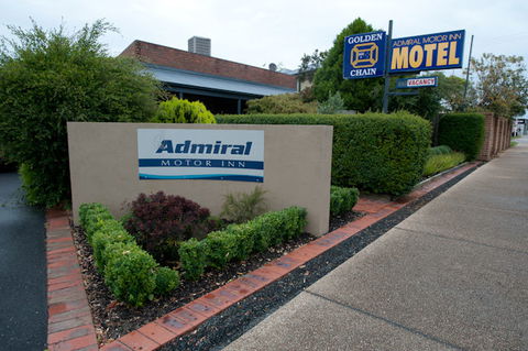 Admiral Motor Inn - E Caravan Parks 0