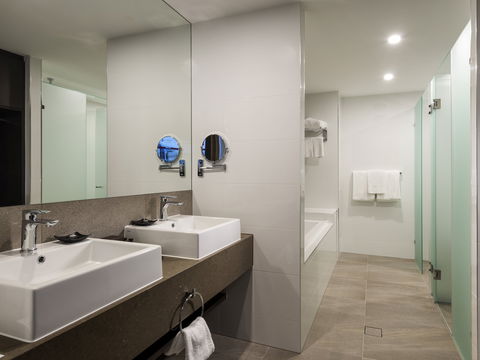 Pullman Brisbane Airport Hotel - E Caravan Parks 5
