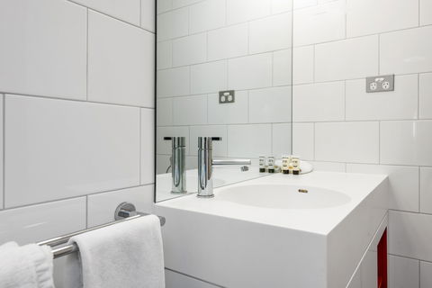 The Plaza Hotel Kalgoorlie - E Caravan Parks 8