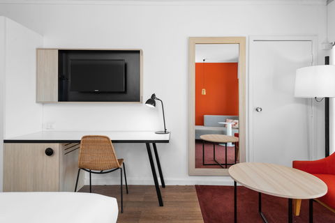 The Plaza Hotel Kalgoorlie - E Caravan Parks 17