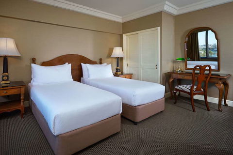 The Stamford Plaza Brisbane - E Caravan Parks 3
