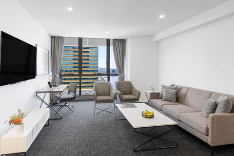Meriton Suites Herschel Street, Brisbane - E Caravan Parks 16