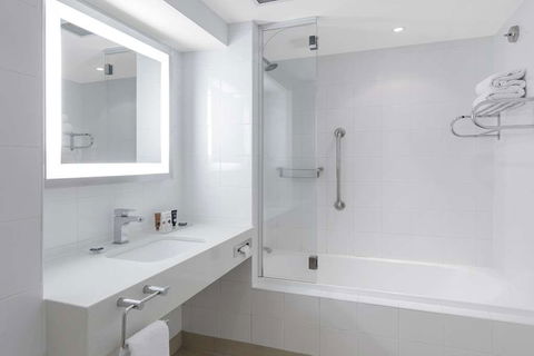 Amora Hotel Brisbane - E Caravan Parks 2