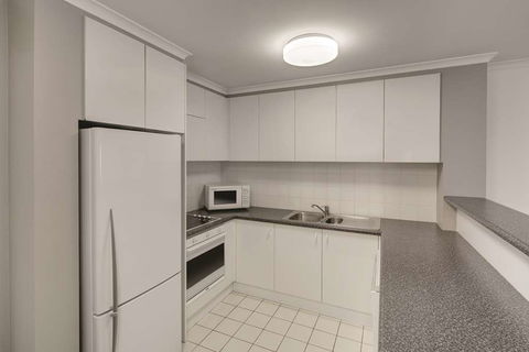 Adina Serviced Apartments James Court - E Caravan Parks 7