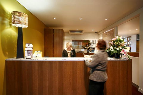 Best Western Plus The Tudor-Box Hill - E Caravan Parks 1