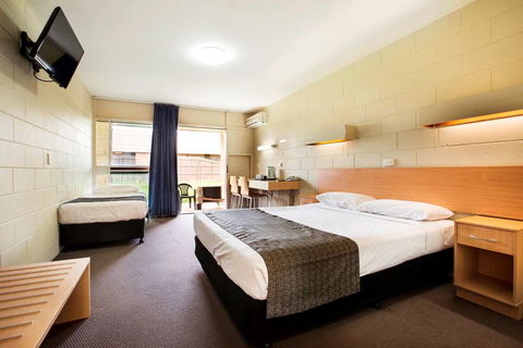 Dalrymple Motel - E Caravan Parks 2