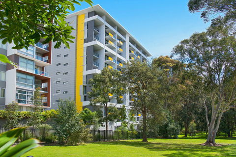 Astra Apartments MacQuarie Park - E Caravan Parks 0
