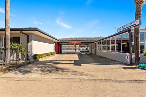 Econo lodge Moree Spa Motor Inn - E Caravan Parks 1