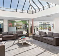 Ibis Styles Eagle Hawk Canberra Resort - E Caravan Parks