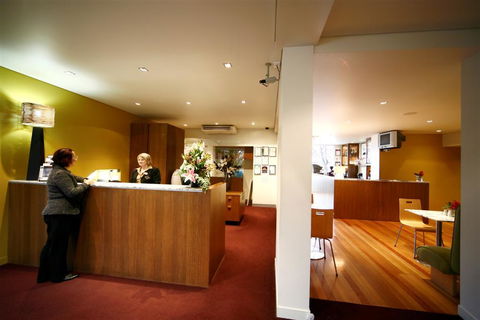 Best Western Plus The Tudor-Box Hill - E Caravan Parks 0