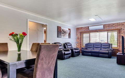 Jackie Howe Motel - E Caravan Parks 1