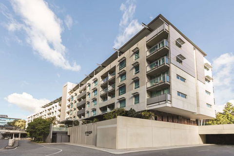 Adina Apartment Hotel Perth - E Caravan Parks 0
