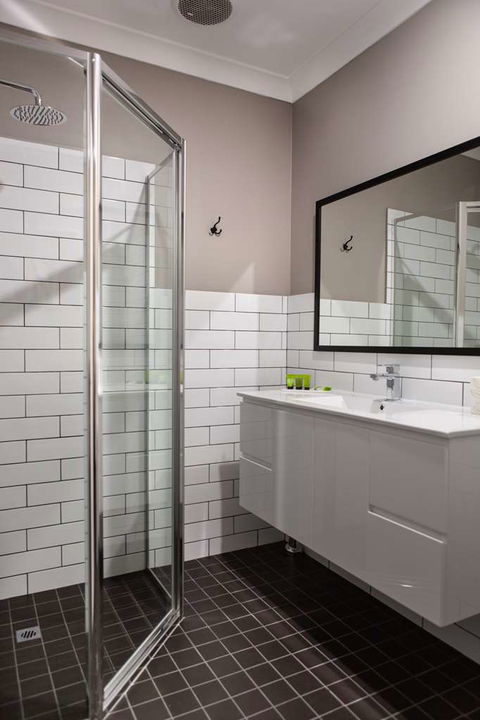 The Archer Hotel Nowra - E Caravan Parks 1