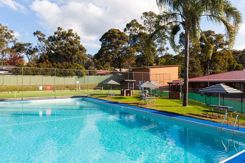 The Archer Hotel Nowra - E Caravan Parks 2
