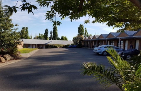Swaggers Motor Inn - E Caravan Parks 2