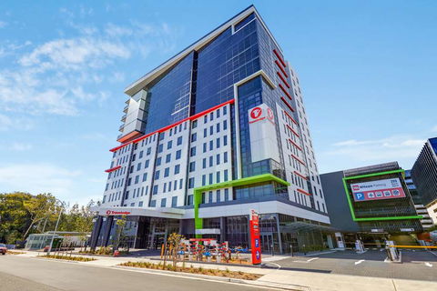 Travelodge Sydney Airport - E Caravan Parks 0