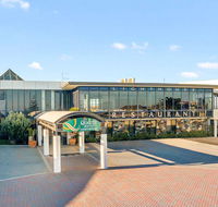 Quality Hotel Lighthouse - E Caravan Parks