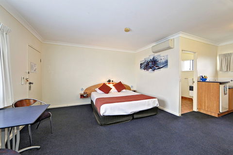 Boulevard Lodge - E Caravan Parks 0