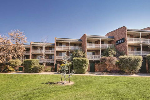 Adina Serviced Apts Canberra Kingston - E Caravan Parks 0