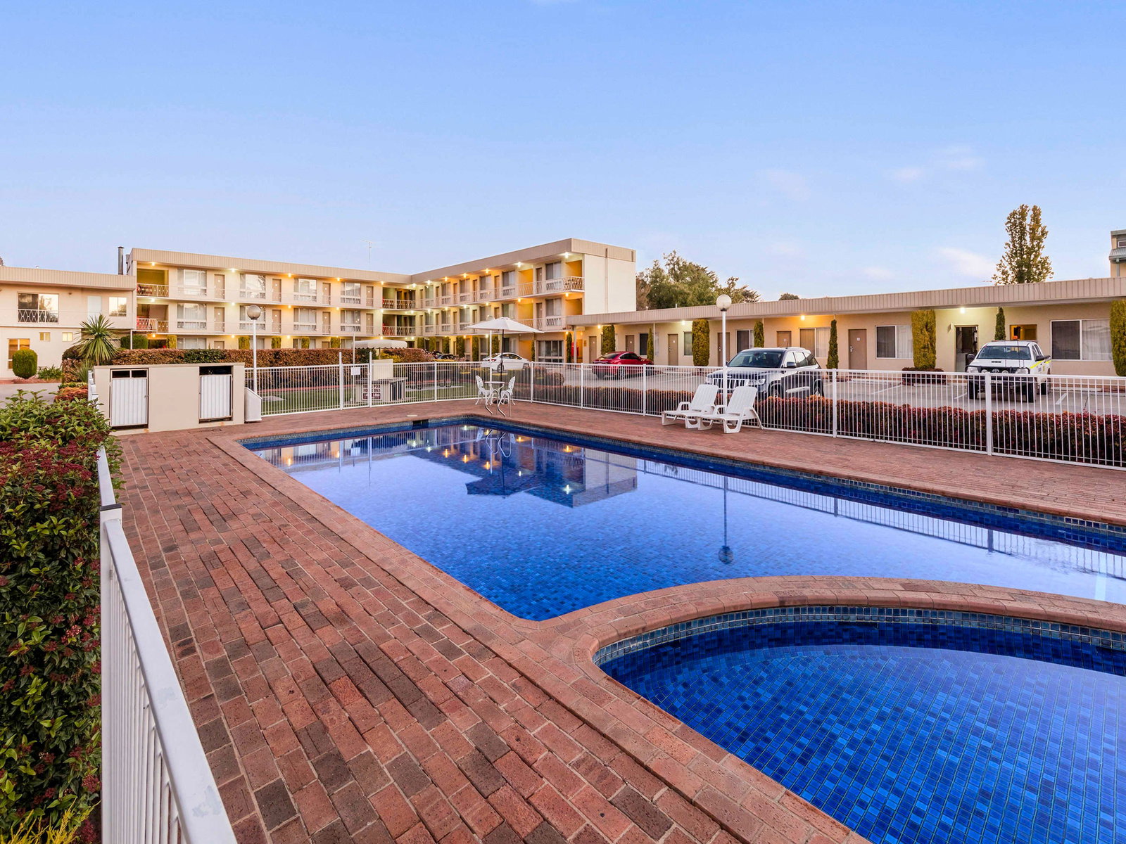 Queanbeyan NSW E Caravan Parks