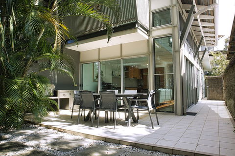 East On Byron - E Caravan Parks 0