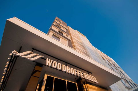Woodroffe Hotel, Gold Coast - E Caravan Parks 2
