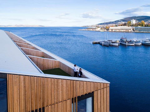 Macq 01 Hotel - E Caravan Parks 0