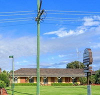 Bushmans Motor Inn - E Caravan Parks