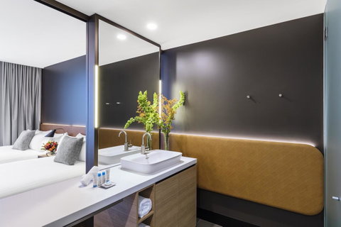 Vibe Hotel Canberra - E Caravan Parks 16