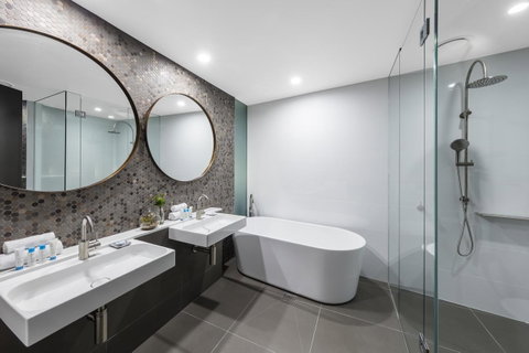 Vibe Hotel Canberra - E Caravan Parks 5