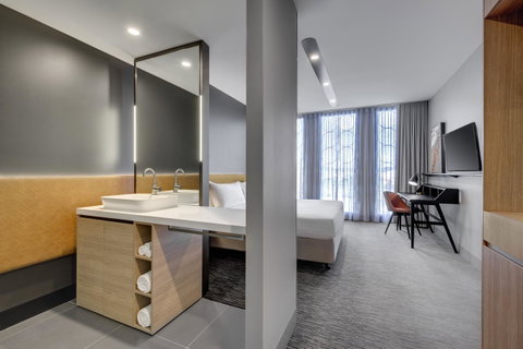 Vibe Hotel Canberra - E Caravan Parks 43