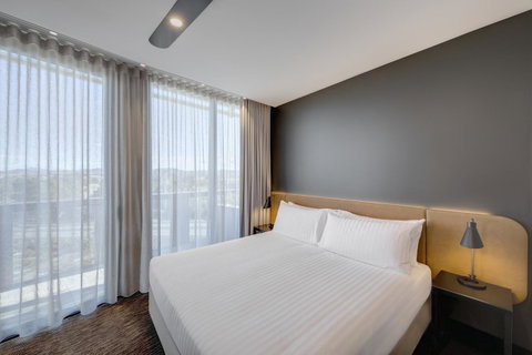 Vibe Hotel Canberra - E Caravan Parks 36