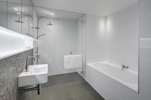 Vibe Hotel Canberra - E Caravan Parks 32