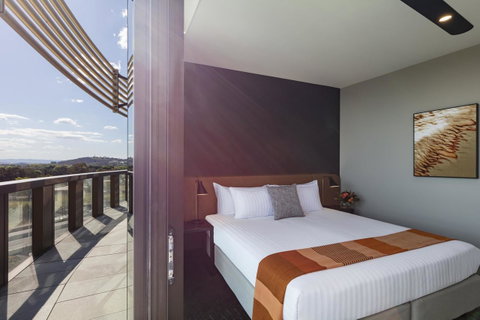 Vibe Hotel Canberra - E Caravan Parks 10