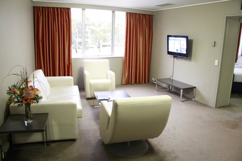Pavilion On Northbourne - E Caravan Parks 5