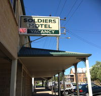 Soldiers Motel - E Caravan Parks