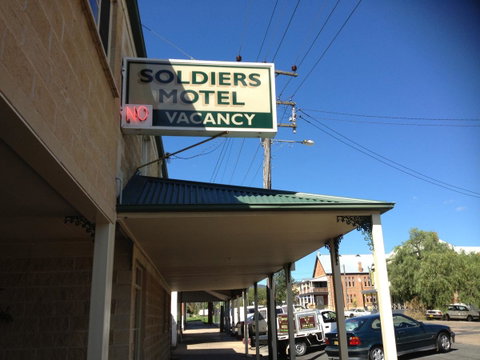Soldiers Motel - E Caravan Parks 0