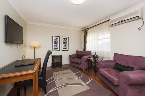 Soldiers Motel - E Caravan Parks 18