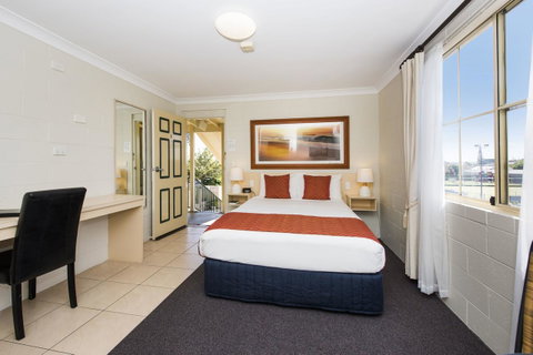 Soldiers Motel - E Caravan Parks 9