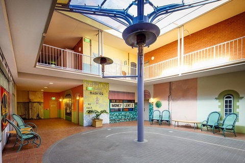 Quality Hotel Dickson - E Caravan Parks 11