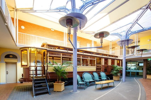 Quality Hotel Dickson - E Caravan Parks 2