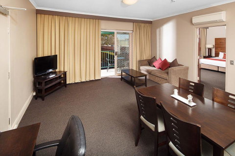 Quality Hotel Dickson - E Caravan Parks 23
