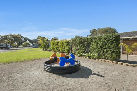 Port Broughton Tourist Park - E Caravan Parks 6