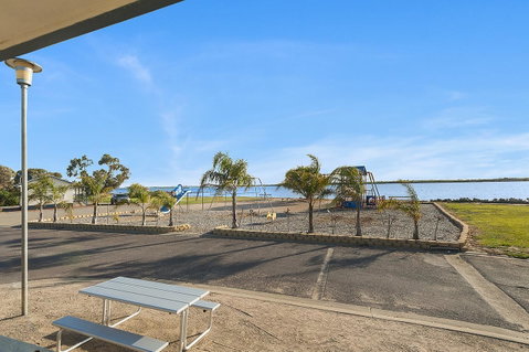 Port Broughton Tourist Park - E Caravan Parks 38
