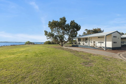 Port Broughton Tourist Park - E Caravan Parks 32