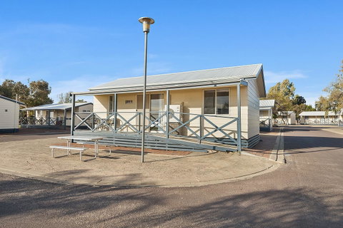Port Broughton Tourist Park - E Caravan Parks 37