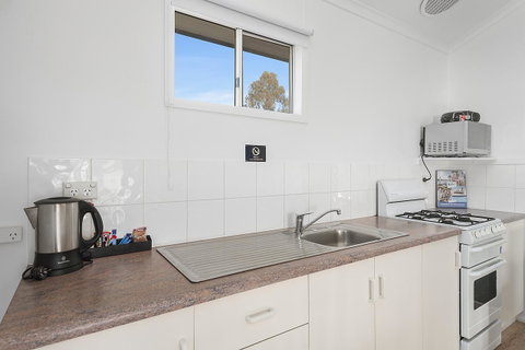 Port Broughton Tourist Park - E Caravan Parks 39