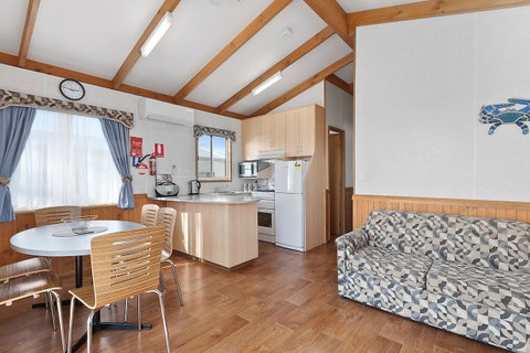 Port Broughton Tourist Park - E Caravan Parks 27